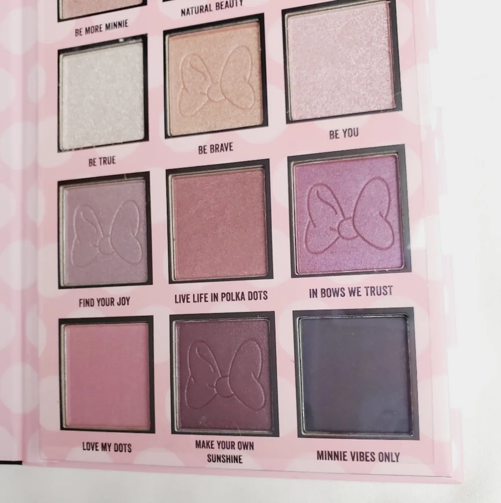 Disney Minnie Mouse 12 Shade Eyeshadow Palette